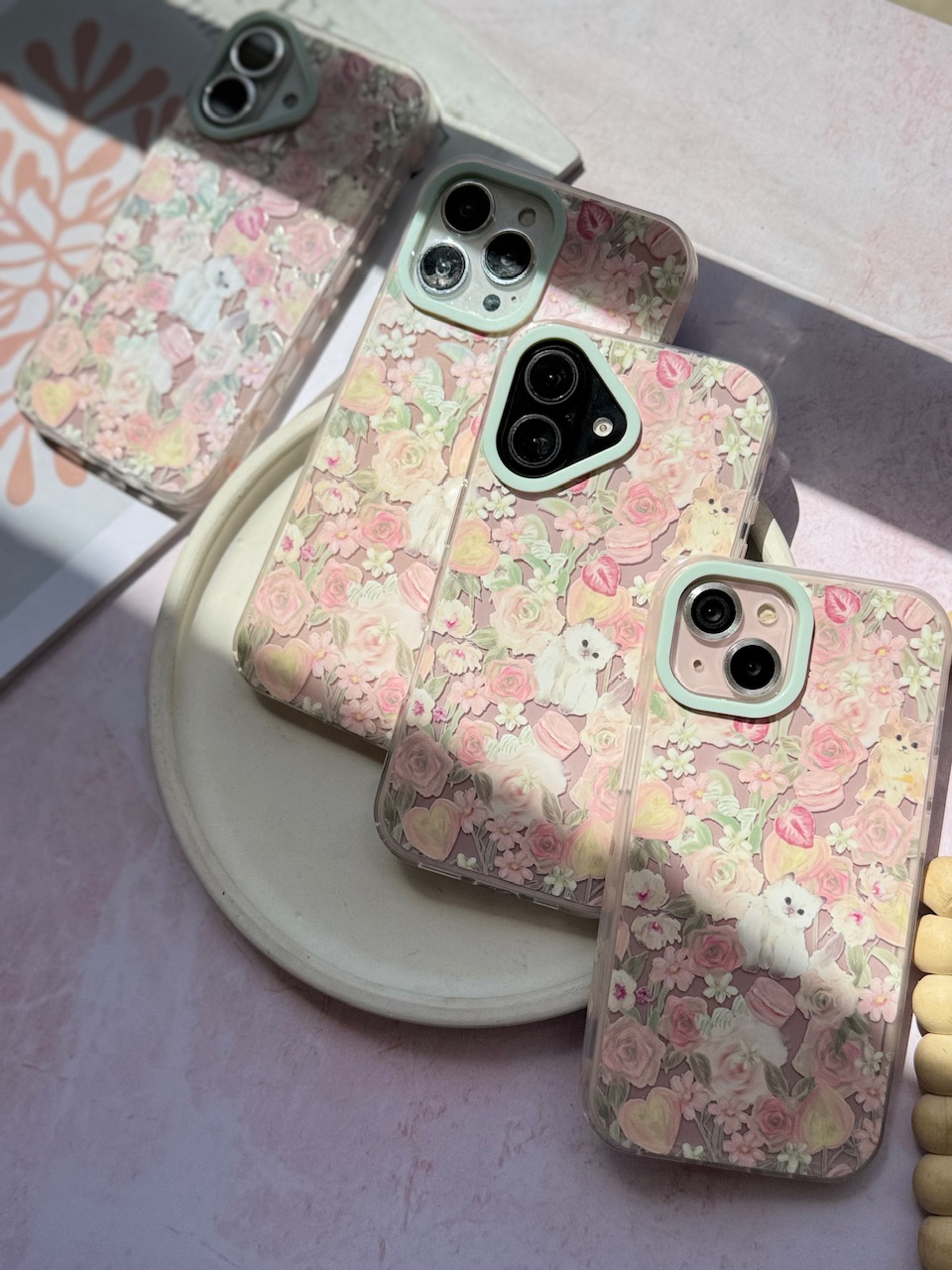 قاب پیشی در باغ گل (بدون آویز ) (کدC2061) - تصویر 3