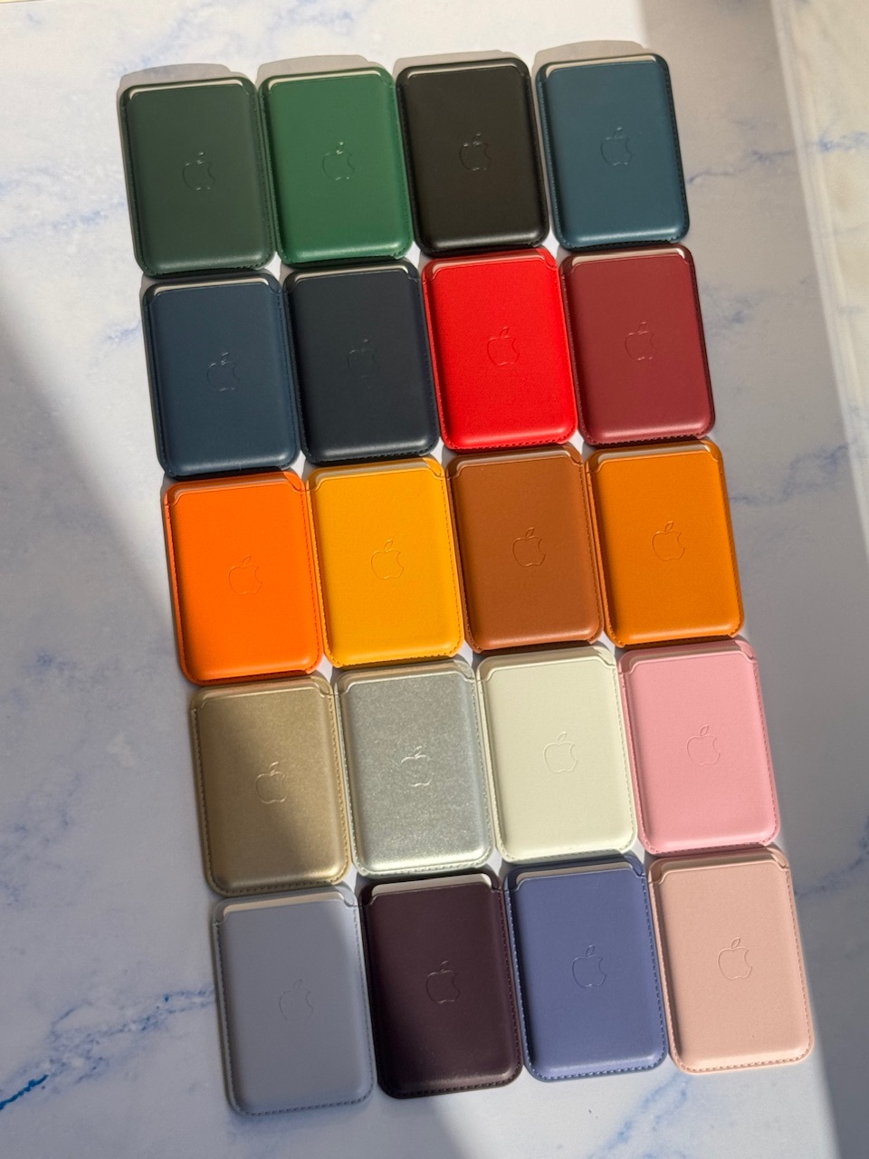 جاکارتی مگ سیف اپل Leather wallet magsafe (کدa0069)