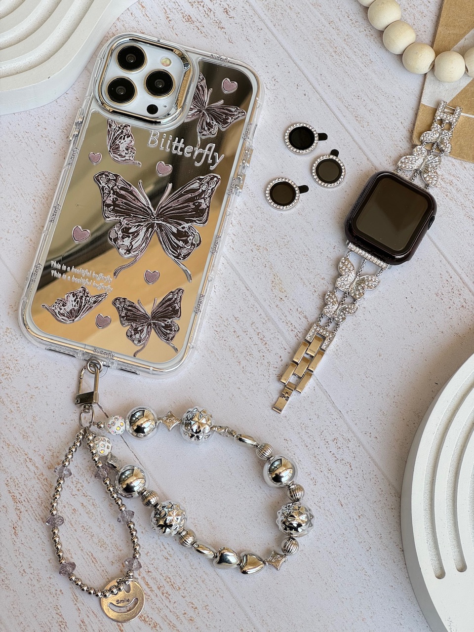 قاب پروانه آینه ای با آویز و محافظ لنز نگین دار (کدC1786)