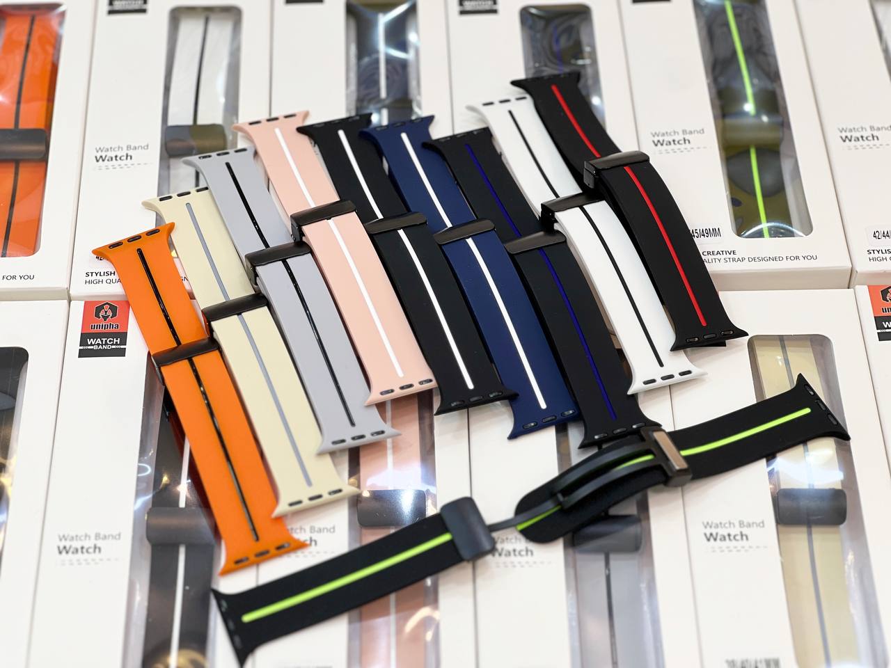 بند سیلیکونی اپل واچ با قفل مگنتی کلیپسی خطدار مناسب سایز 38 تا 49 میلیمتر